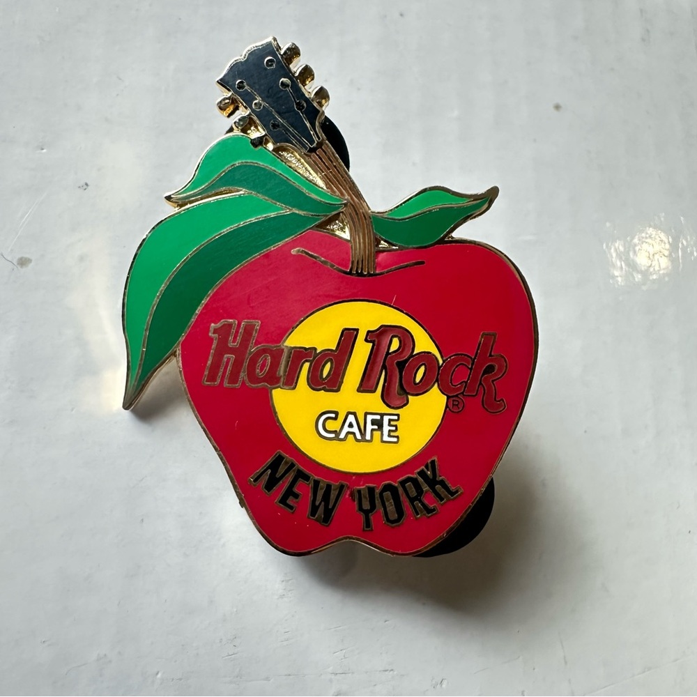 Hard Rock Cafe New York Apple Pin - Red and Green